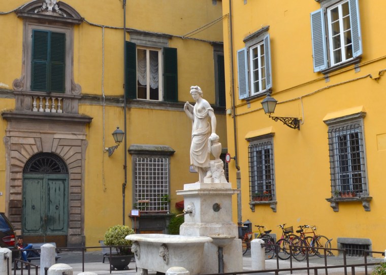 Lucca town 10