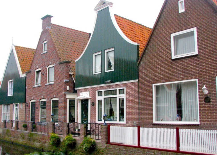 volendam 3.jpg