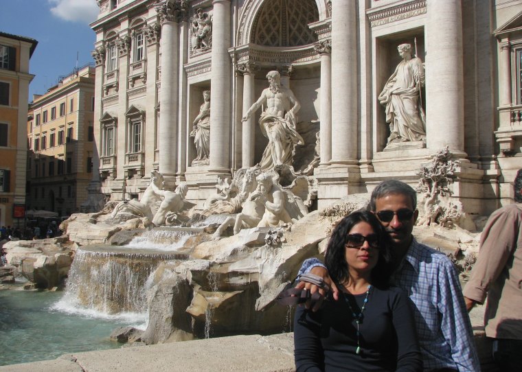 Trevi_Fountain,_Rome,_italy_1
