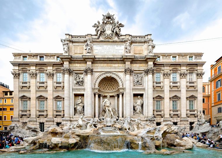 Trevi_Fountain,_Rome,_Italy_2_-_May_2007