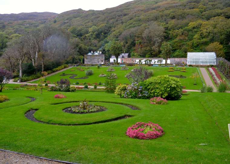 Connemara_Ireland_Kylemore Abbey_8.jpg
