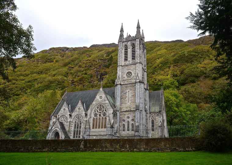 Connemara_Ireland_Kylemore Abbey_Gothic church.jpg