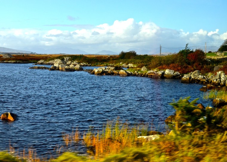 Connemara_Ireland_loch_1