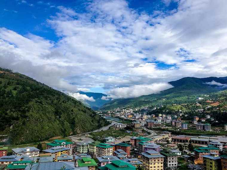 bhutan-the-village-mountains-green-city