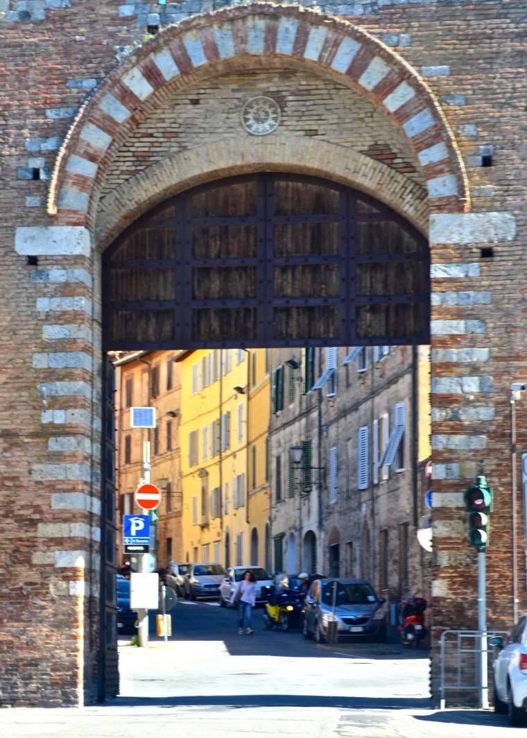 Siena_Tuscany_Gate