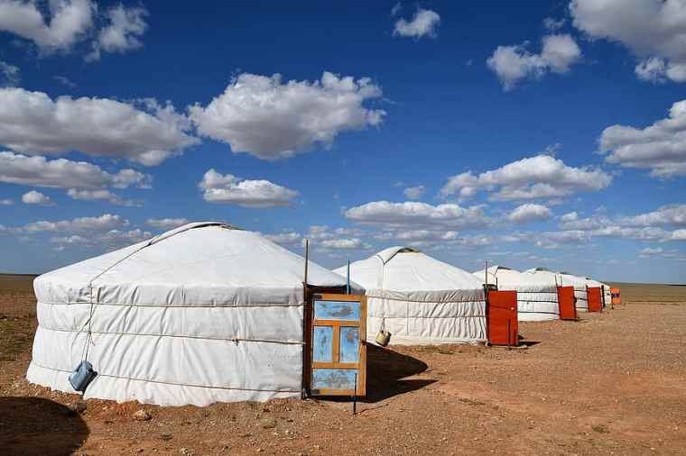 tent-yurt-eng-mongolia-nature-loneliness-gobi-desert-accommodation